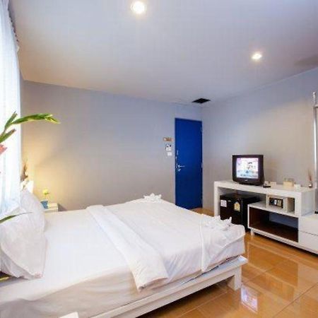 Oyo 292 The Oddy Hip Hotel Patong Exterior foto