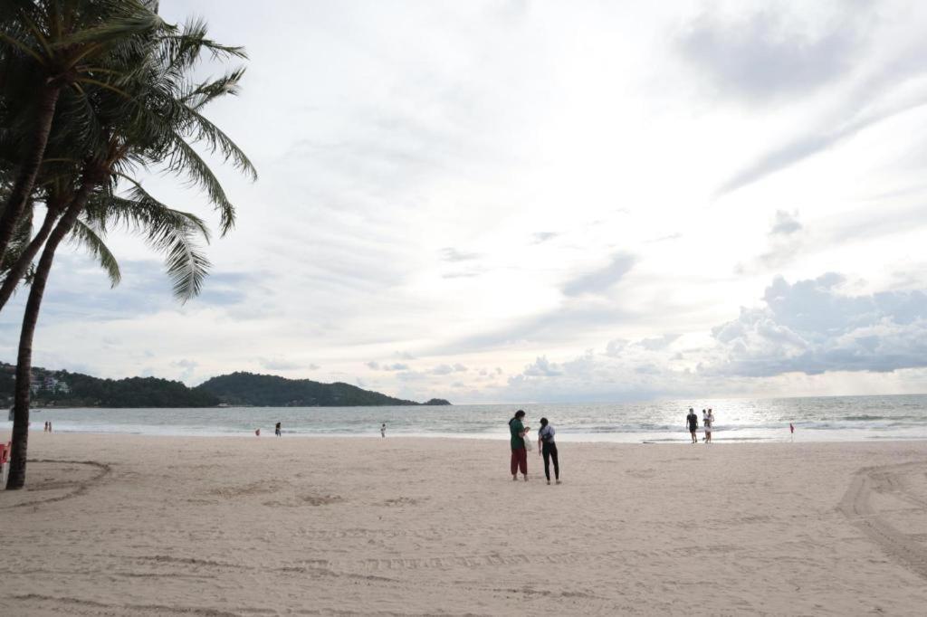 Oyo 292 The Oddy Hip Hotel Patong Exterior foto