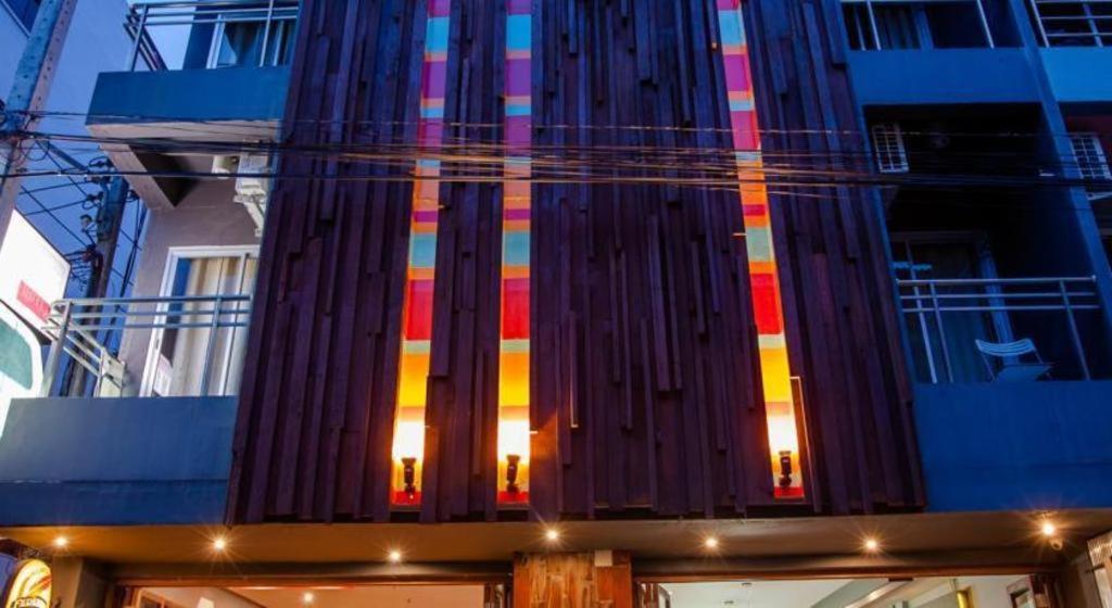 Oyo 292 The Oddy Hip Hotel Patong Exterior foto