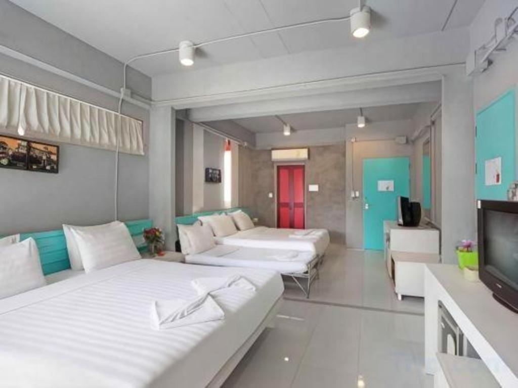 Oyo 292 The Oddy Hip Hotel Patong Exterior foto