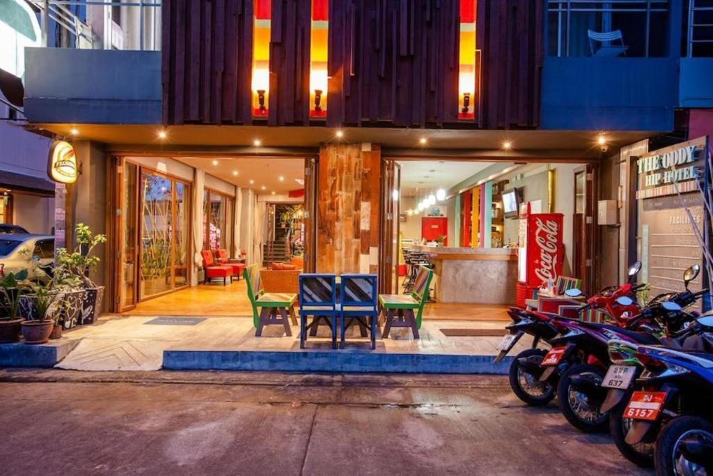 Oyo 292 The Oddy Hip Hotel Patong Exterior foto