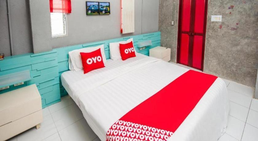 Oyo 292 The Oddy Hip Hotel Patong Exterior foto
