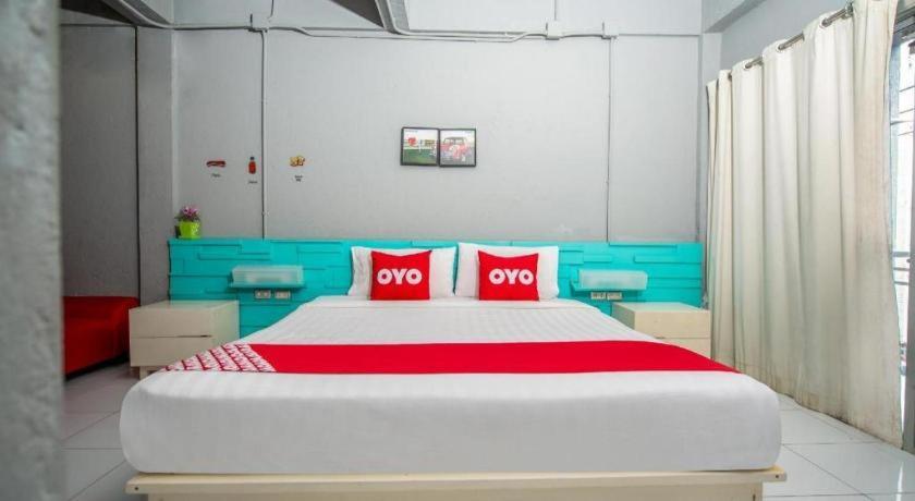 Oyo 292 The Oddy Hip Hotel Patong Exterior foto