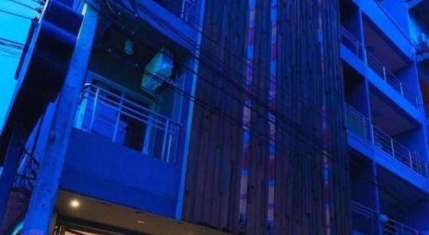 Oyo 292 The Oddy Hip Hotel Patong Exterior foto